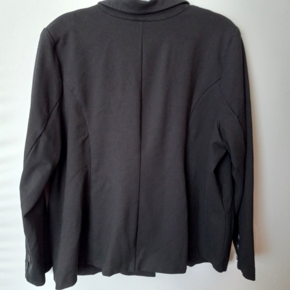 Torrid Studio Luxe Ponte Tailored Fit Blazer - Picture 4 of 6